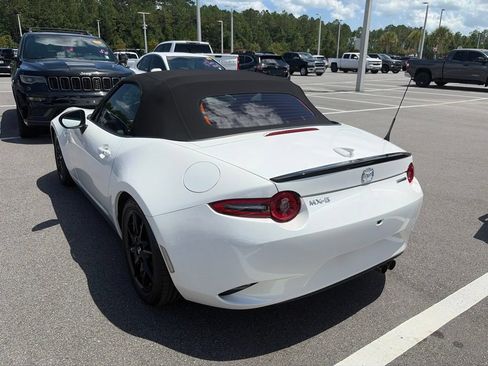 Used 2025 MAZDA MX-5 Miata Club RWD image 3
