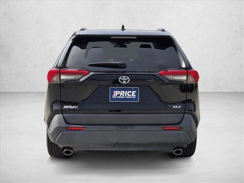 Used 2019 Toyota RAV4 XLE image 7