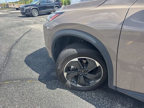 Used 2024 Nissan Rogue SV image 4