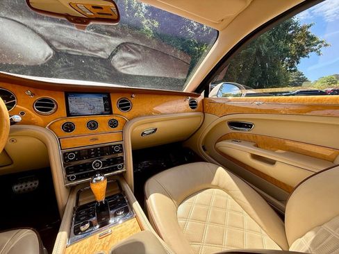 Used 2016 Bentley Mulsanne RWD image 23