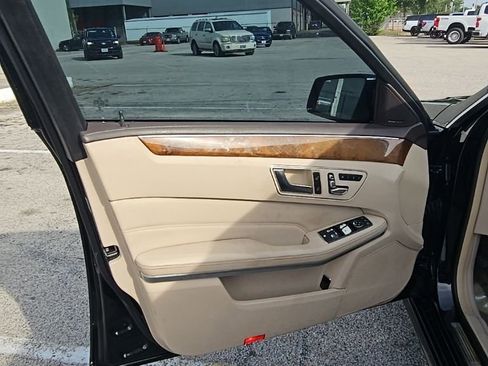 Used 2016 Mercedes-Benz E 350 Sedan image 10
