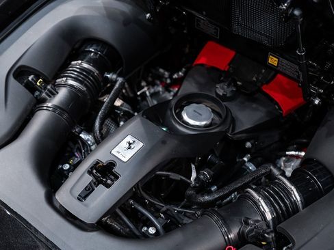 Certified 2022 Ferrari F8 Tributo image 19