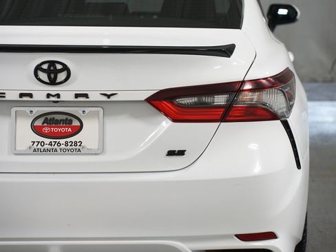 Used 2023 Toyota Camry SE w/ Convenience Package FWD image 10