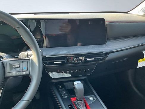 New 2026 Nissan Kicks SR w/ Cold Weather Package image 6