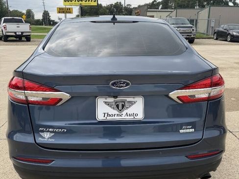 Used 2019 Ford Fusion SE FWD image 9