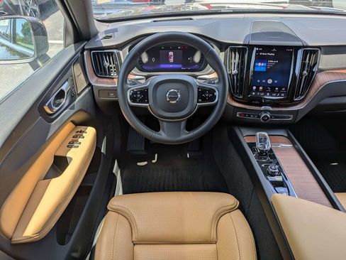 Certified 2023 Volvo XC60 B5 Ultimate w/ Climate Package AWD/4WD image 20