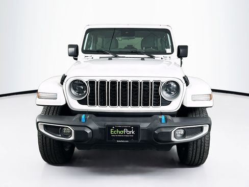 Used 2024 Jeep Wrangler Unlimited Sahara AWD/4WD image 2