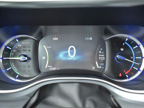 Used 2020 Chrysler Pacifica Limited w/ S Appearance Package FWD image 18