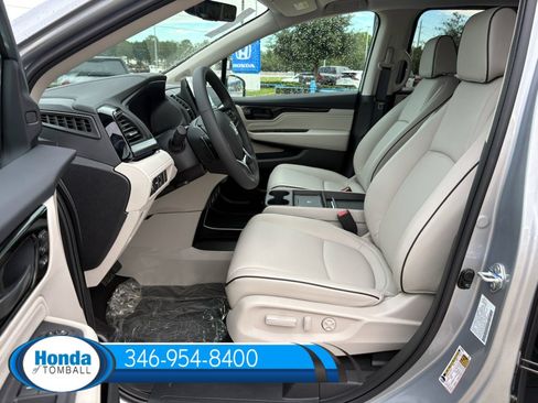 New 2026 Honda Odyssey Touring image 7