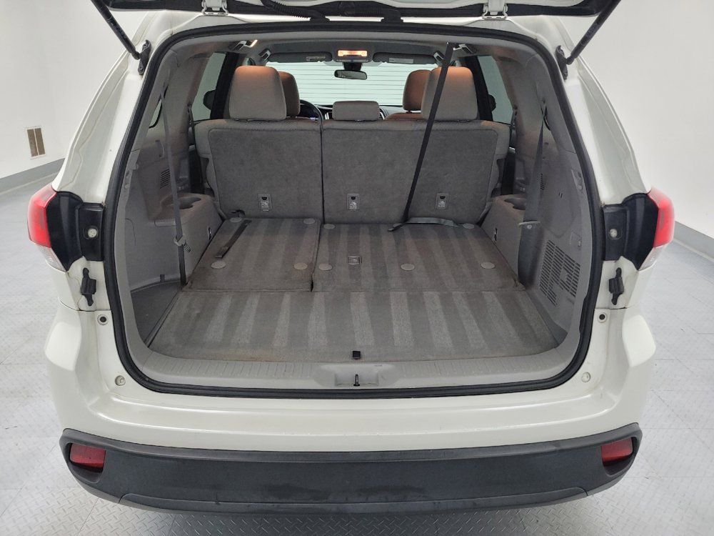 Used 2018 Toyota Highlander LE FWD image 29