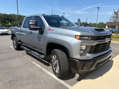 Used 2024 Chevrolet Silverado 2500 Custom w/ Custom Value Package AWD/4WD image 9