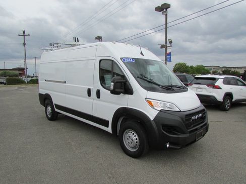 Used 2024 RAM ProMaster 2500 w/ Convenience Group FWD image 2