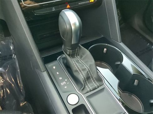 Certified 2022 Volkswagen Atlas SE w/ Panoramic Sunroof Package image 27