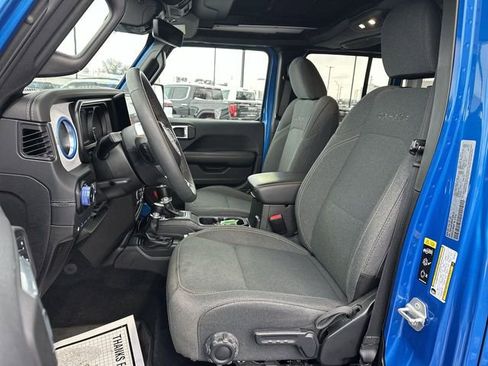 Used 2024 Jeep Wrangler Unlimited Sahara w/ Technology Group image 19