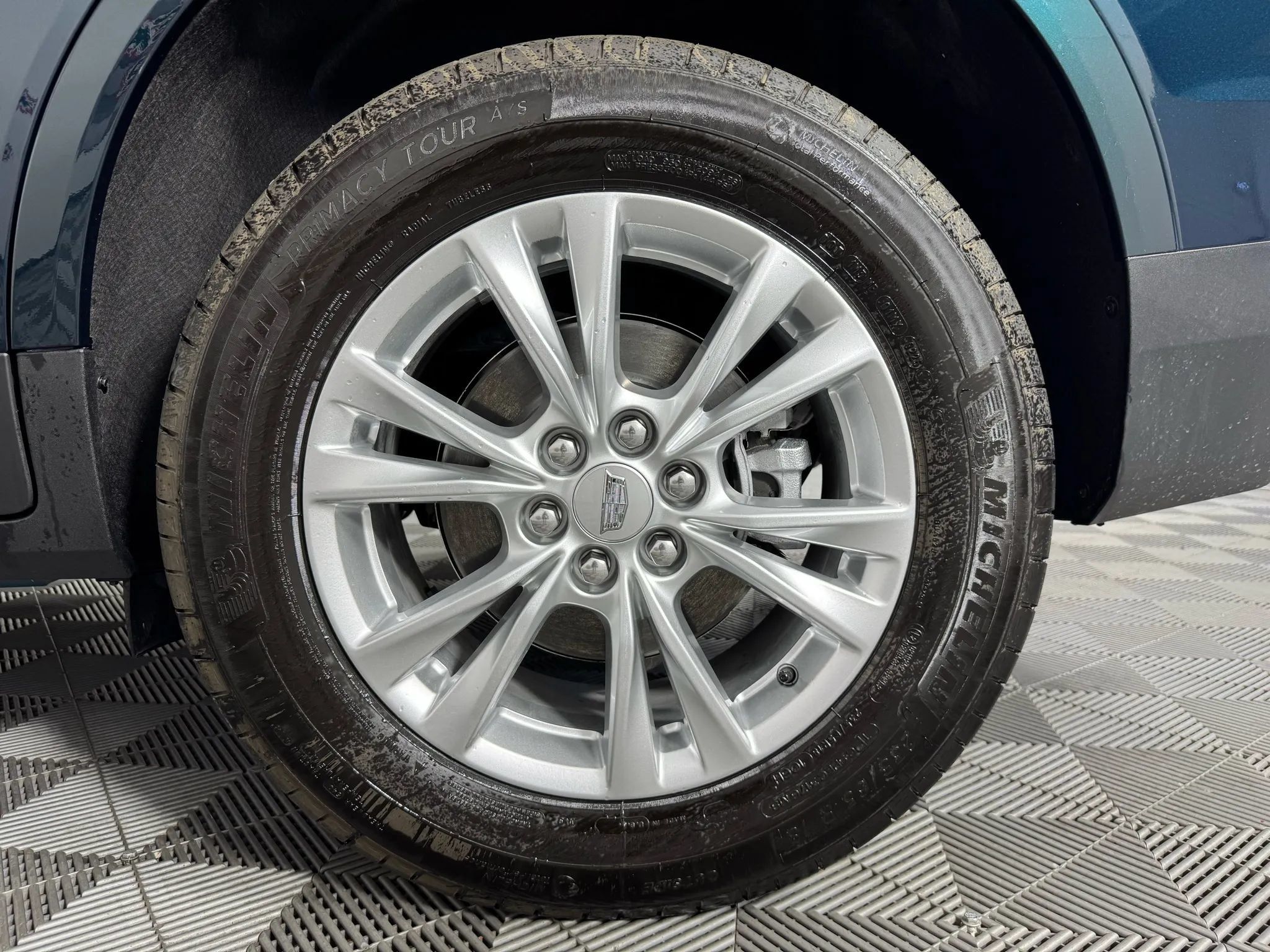 Used 2025 Cadillac XT5 Luxury w/ LPO, Floor Liner Package AWD/4WD image 46