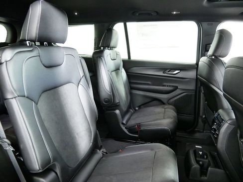 New 2025 Jeep Grand Cherokee L Altitude AWD/4WD image 22