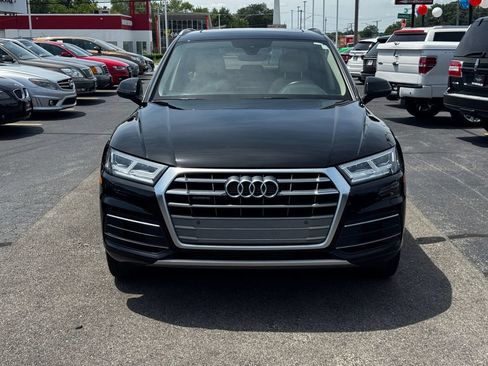 Used 2019 Audi Q5 2.0T Premium Plus w/ Premium Plus Package AWD/4WD image 2