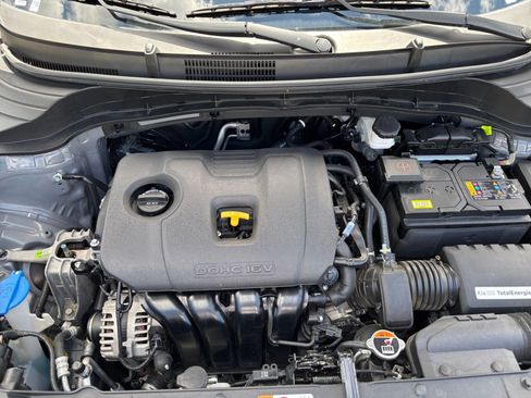 Used 2025 Kia Soul LX w/ LX Technology Package FWD image 30