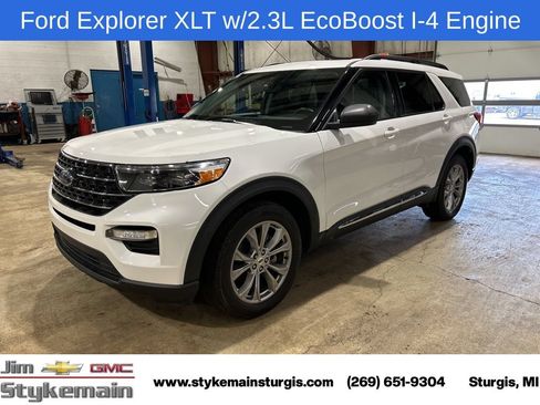 Used 2023 Ford Explorer XLT AWD/4WD image 1