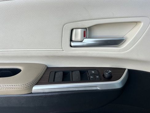 Used 2024 Toyota Sienna XLE image 11