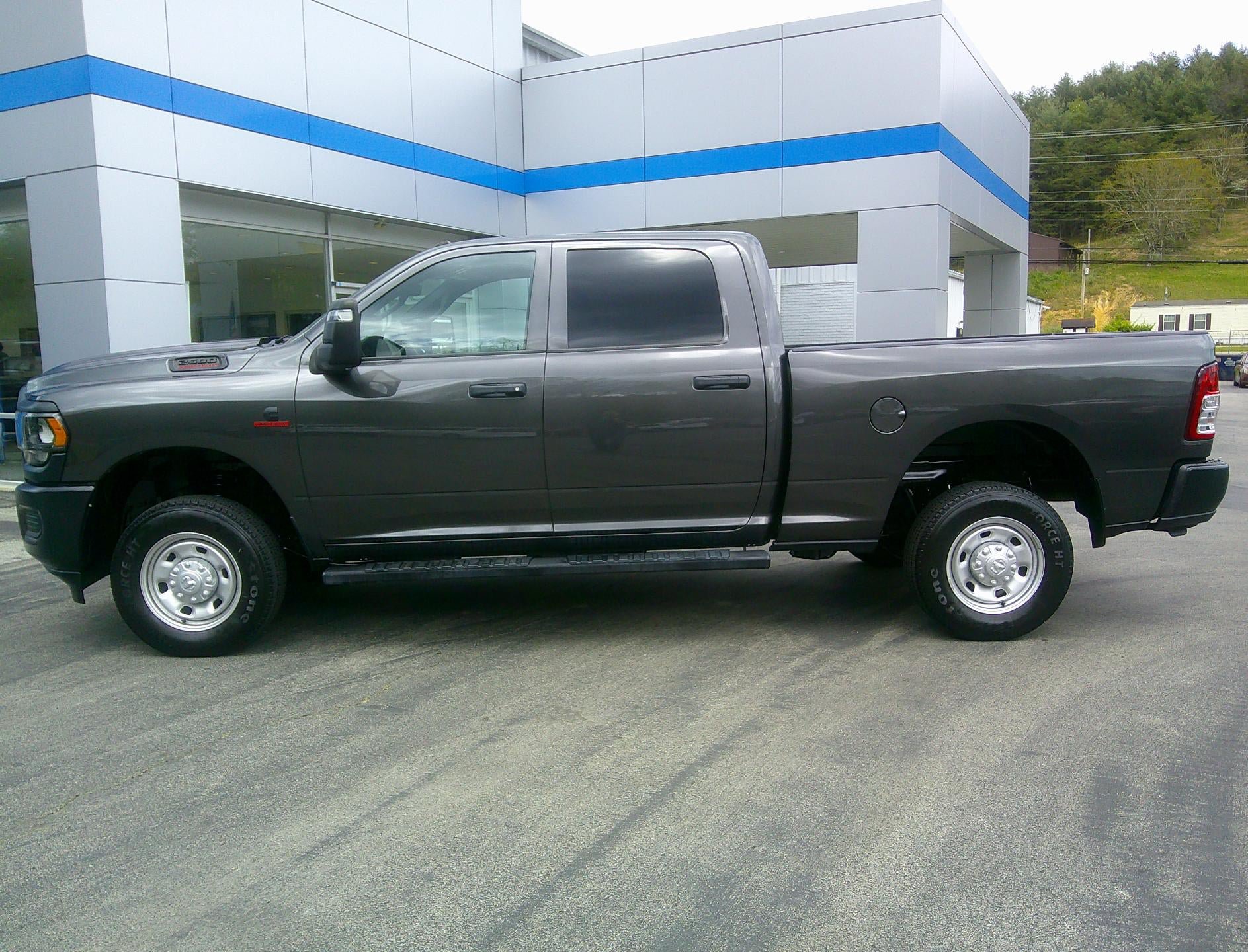 Used 2023 RAM 2500 Tradesman AWD/4WD image 2