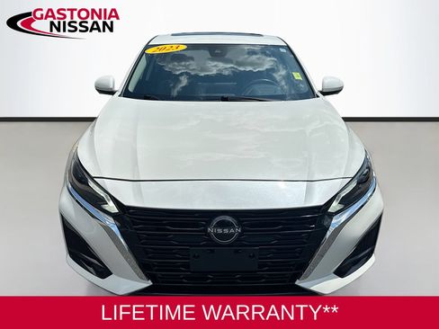 Used 2023 Nissan Altima 2.5 SL AWD/4WD image 2