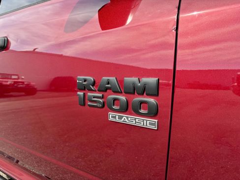 Used 2019 RAM 1500 Express w/ Express Value Package AWD/4WD image 17
