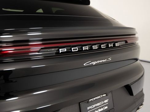New 2026 Porsche Cayenne S image 37