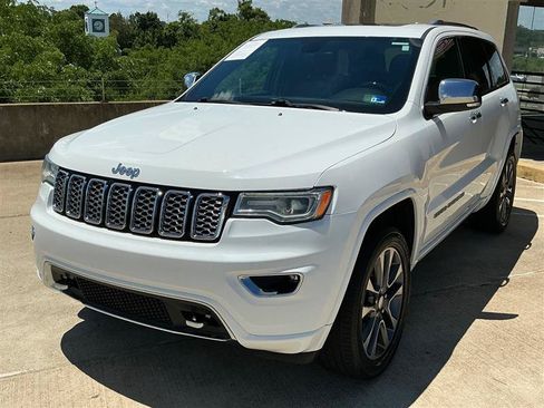Used 2018 Jeep Grand Cherokee Overland AWD/4WD image 10