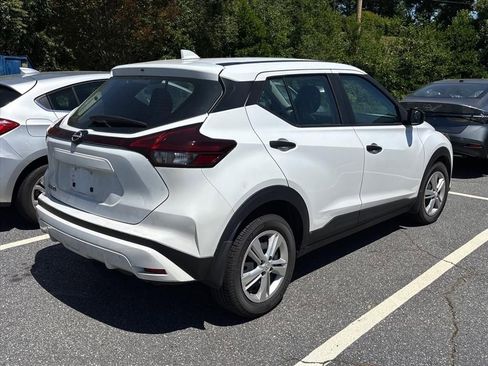 Used 2023 Nissan Kicks S FWD image 10
