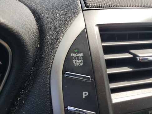 Used 2017 Lincoln MKC Premiere image 25