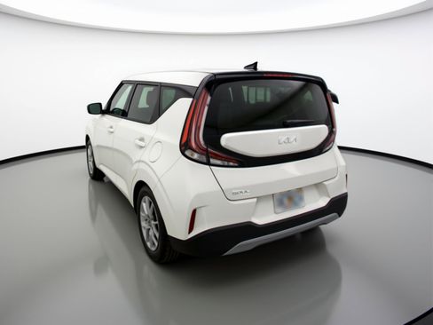 Used 2025 Kia Soul LX w/ LX Technology Package image 6