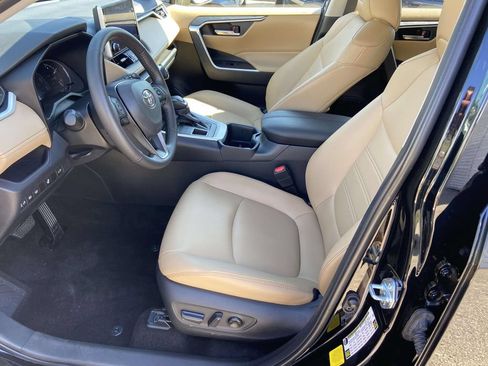 Used 2025 Toyota RAV4 XLE Premium w/ Weather Package AWD/4WD image 17