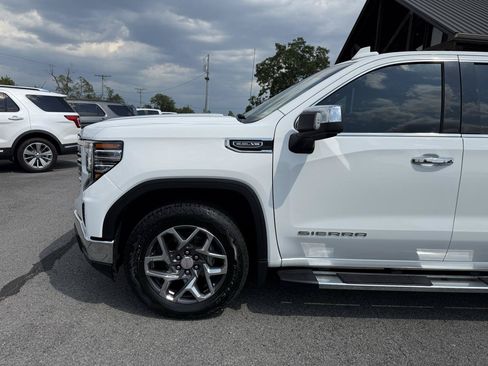 Used 2022 GMC Sierra 1500 SLT w/ SLT Premium Package AWD/4WD image 37