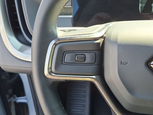 Used 2025 Rivian R1S Adventure Dual AWD/4WD image 19