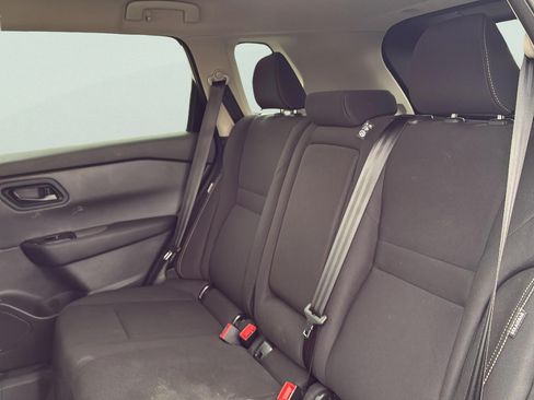Used 2025 Nissan Rogue S FWD image 18