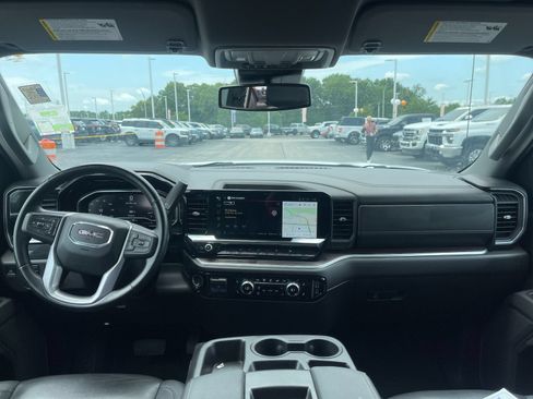 Used 2025 GMC Sierra 1500 SLT AWD/4WD image 15