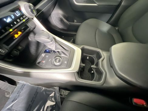 Used 2025 Toyota RAV4 LE AWD/4WD image 24