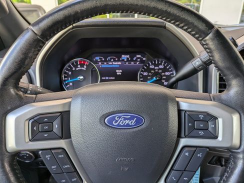 Used 2022 Ford F450 Lariat w/ Lariat Value Package AWD/4WD image 28