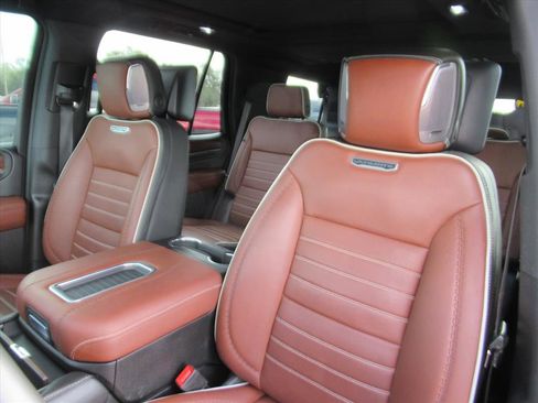 Used 2023 GMC Yukon Denali Ultimate image 17