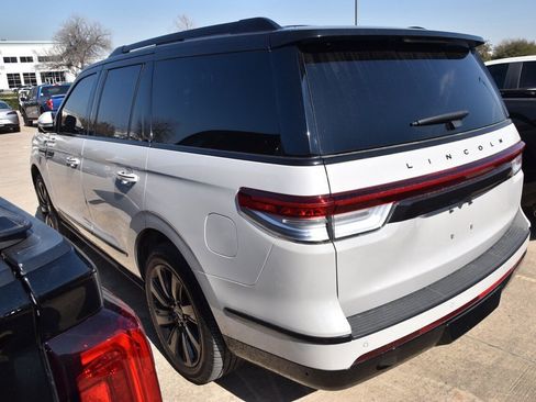 Certified 2022 Lincoln Navigator Reserve image 9