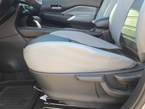 Used 2023 Nissan Kicks SR w/ SR Premium Package image 28