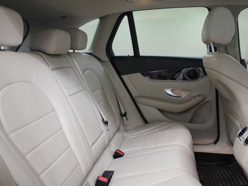 Used 2022 Mercedes-Benz GLC 300 image 27