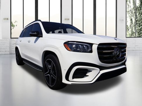 Certified 2024 Mercedes-Benz GLS 450 4MATIC image 7