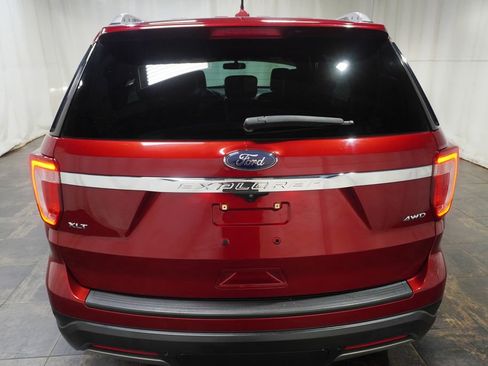Used 2019 Ford Explorer XLT w/ Equipment Group 202A image 4