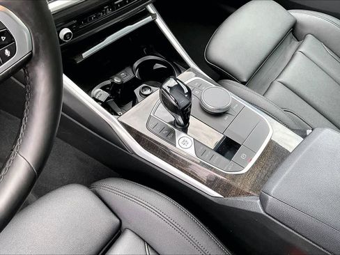 Used 2021 BMW 330i Sedan w/ M Sport Package image 17