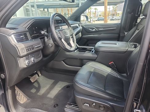Used 2023 GMC Yukon Denali AWD/4WD image 13