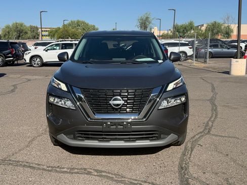 Used 2022 Nissan Rogue SV FWD image 2