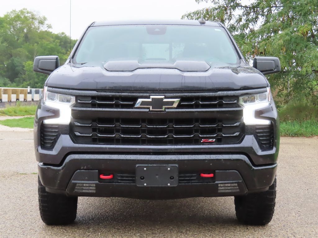 Used 2024 Chevrolet Silverado 1500 LT Trail Boss w/ Convenience Package II AWD/4WD image 4