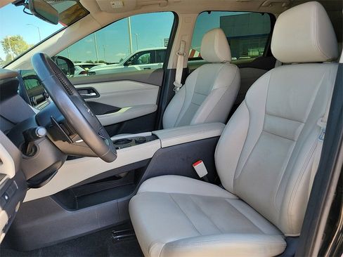 Used 2023 Nissan Rogue SL w/ SL Premium Package image 19